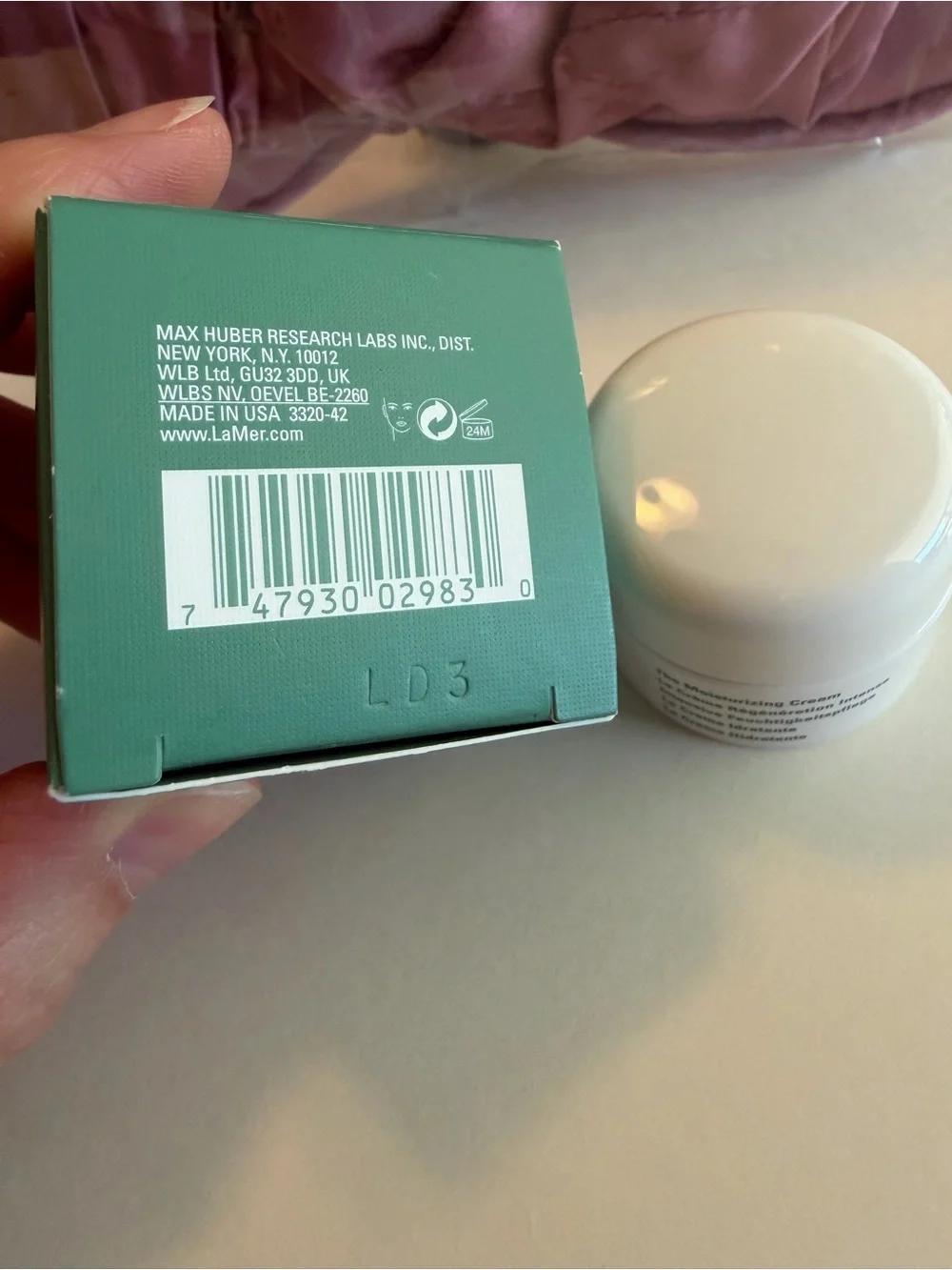 La Mer Crème de la Mer Moisturizing Cream with Satin Eye Mask & Scrunchie Set